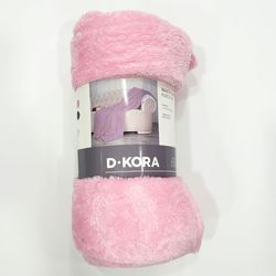 Manta flannel lisa Dkora color rosa